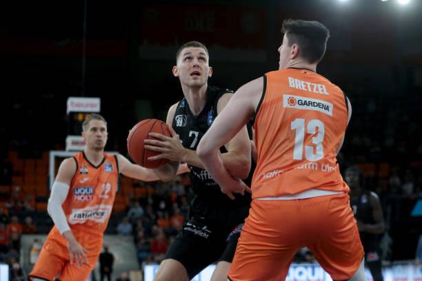 做出调整 做出调整